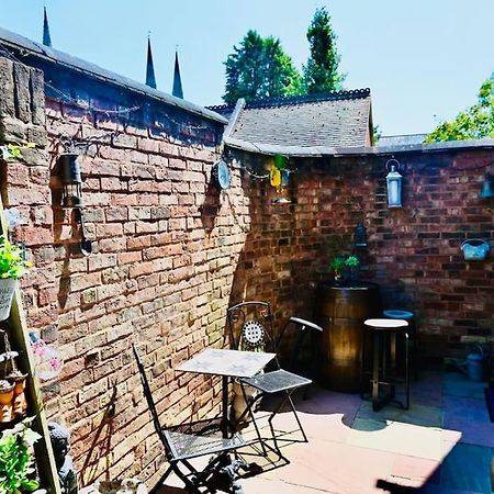 Gaia Villa Lichfield Luaran gambar