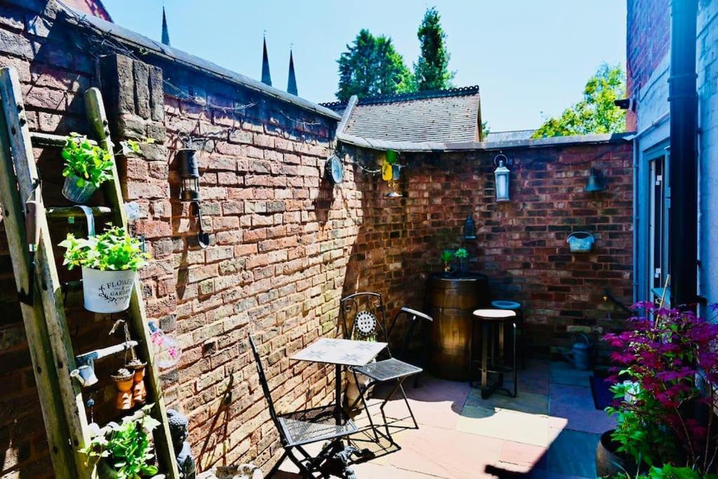 Gaia Villa Lichfield Luaran gambar